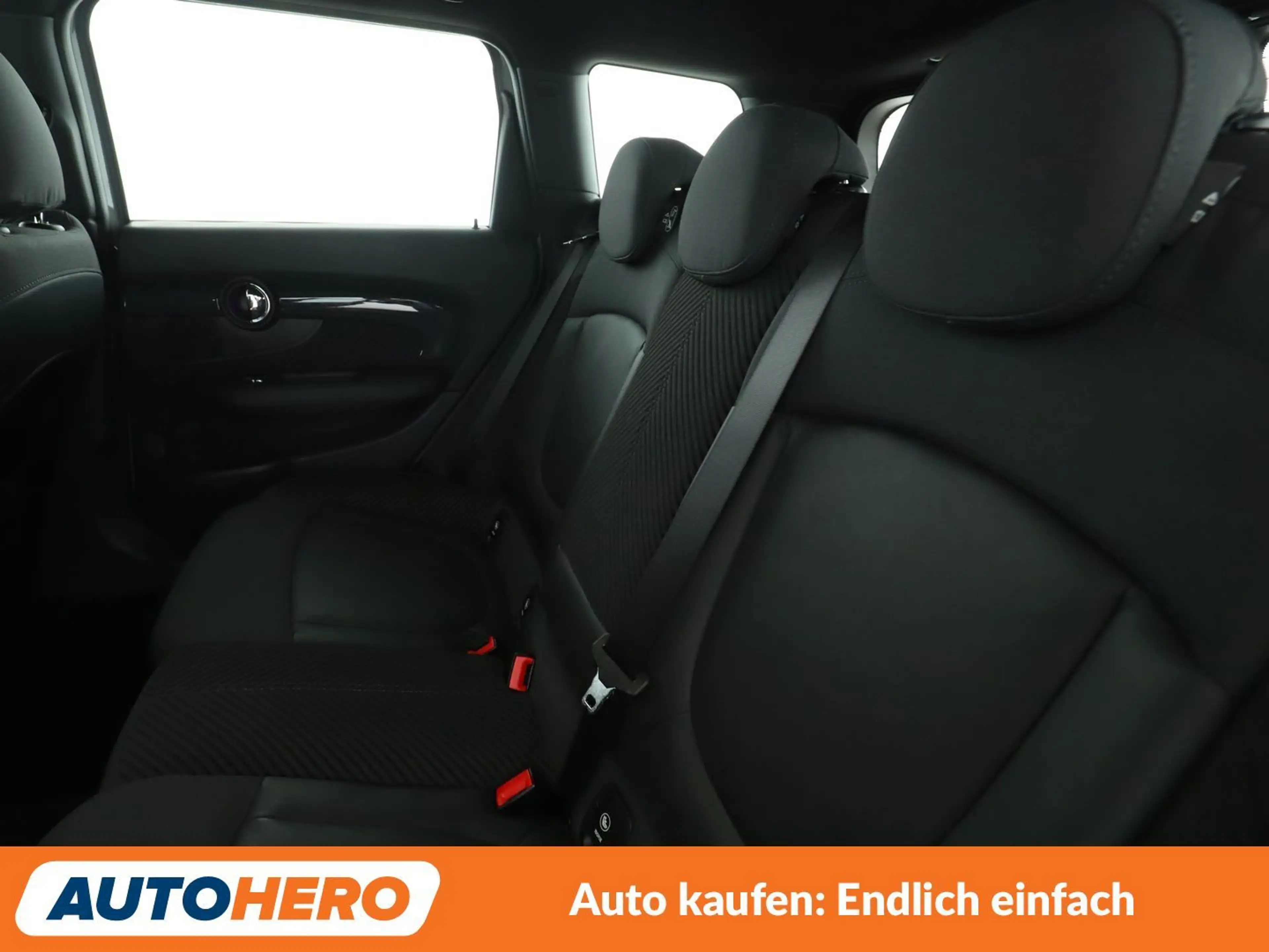 MINI Cooper S Clubman Cooper S Aut.*NAVI*LED*TEMPO*PDC*SHZ* — photo 14