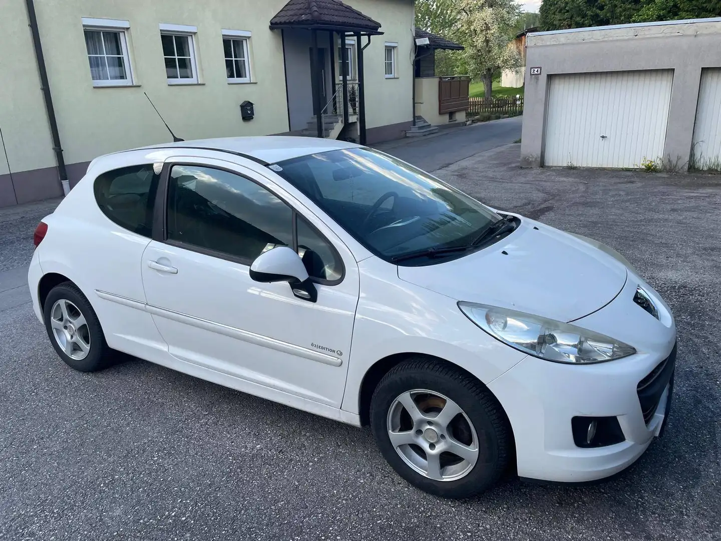 Peugeot 207 207 Ö3-Edition 1,4 Ö3-Edition Weiß - 1