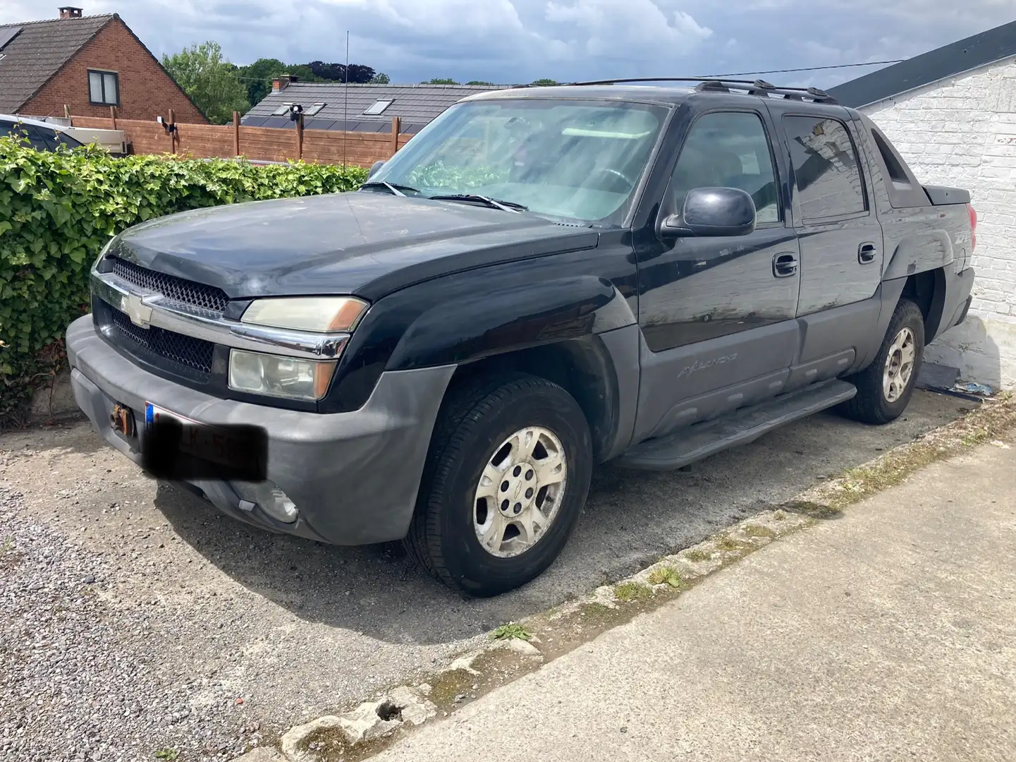 Chevrolet Avalanche 4x4 , pour pieces ou retaper Noir - 1