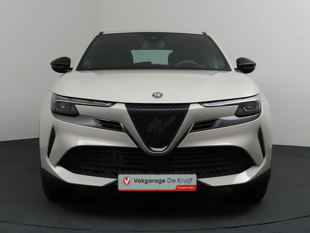 Alfa Romeo Junior 2025 — фото 26