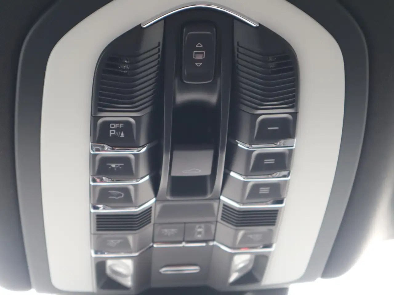 Porsche Macan снимка Porsche Macan