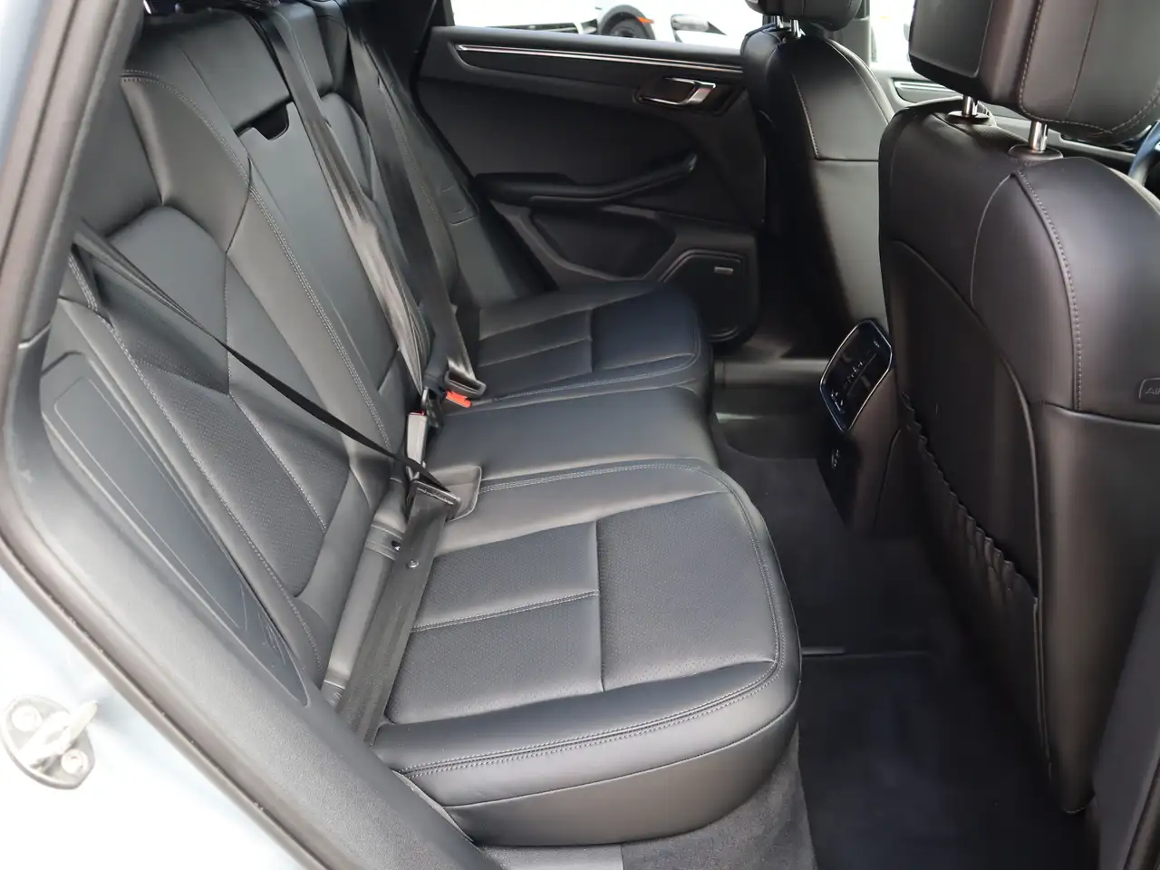 Porsche Macan снимка Porsche Macan