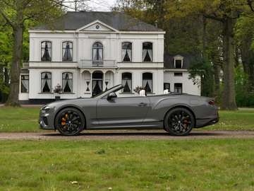 4.0 V8 Hybrid | Naim | Mulliner | Touring Spec. |