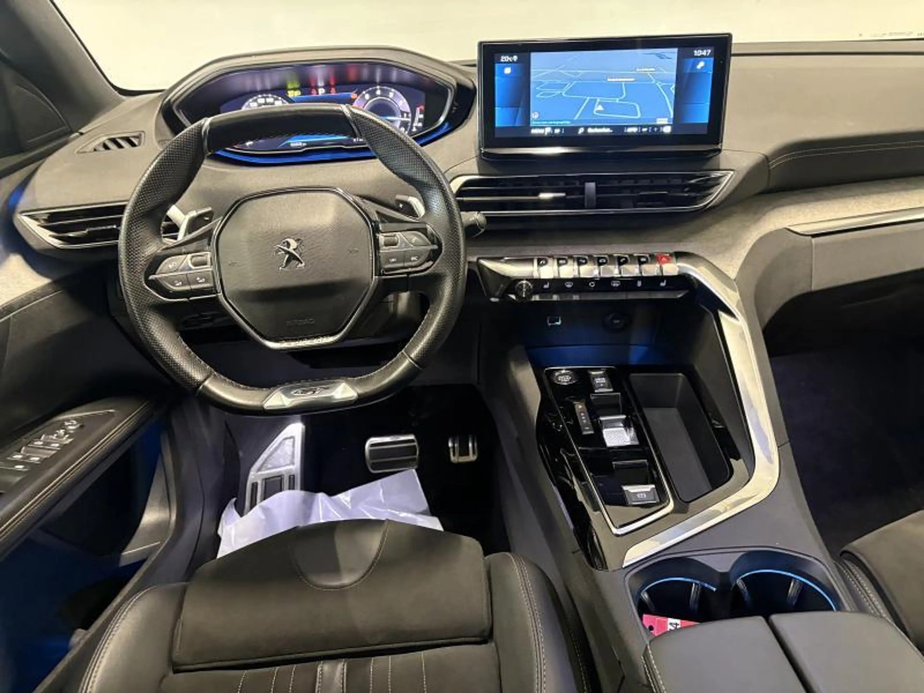 Peugeot 5008 GT - AUTOMATIQUE - TOIT OUVRANT - 7 PLACES — photo 10