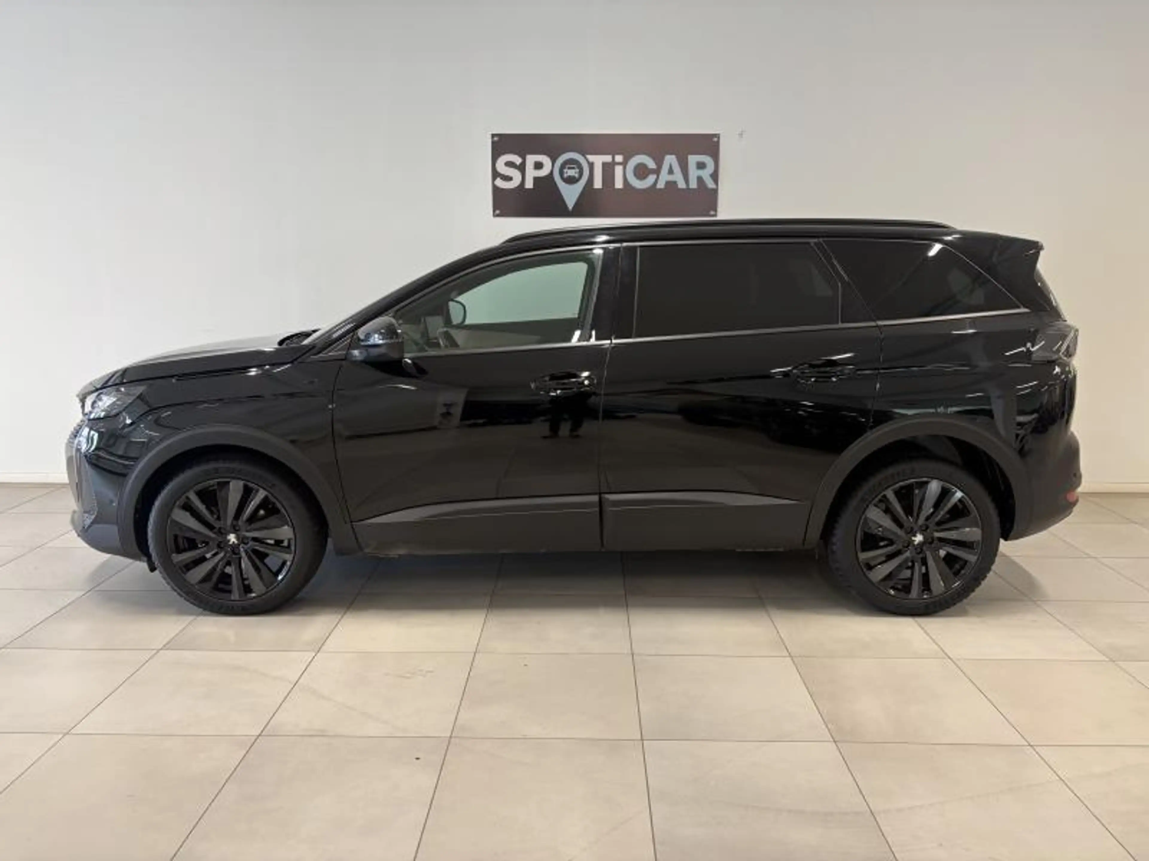 Peugeot 5008 GT - AUTOMATIQUE - TOIT OUVRANT - 7 PLACES — photo 4
