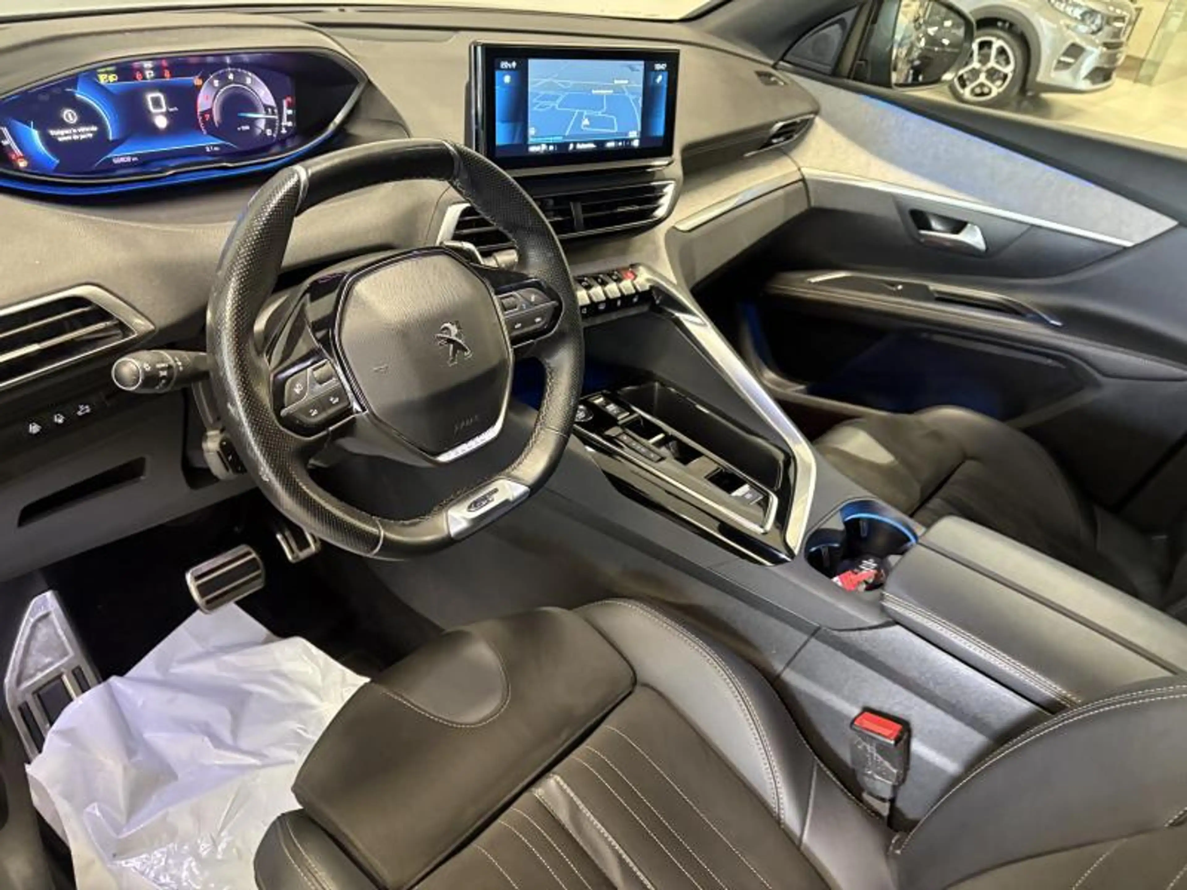 Peugeot 5008 GT - AUTOMATIQUE - TOIT OUVRANT - 7 PLACES — photo 9