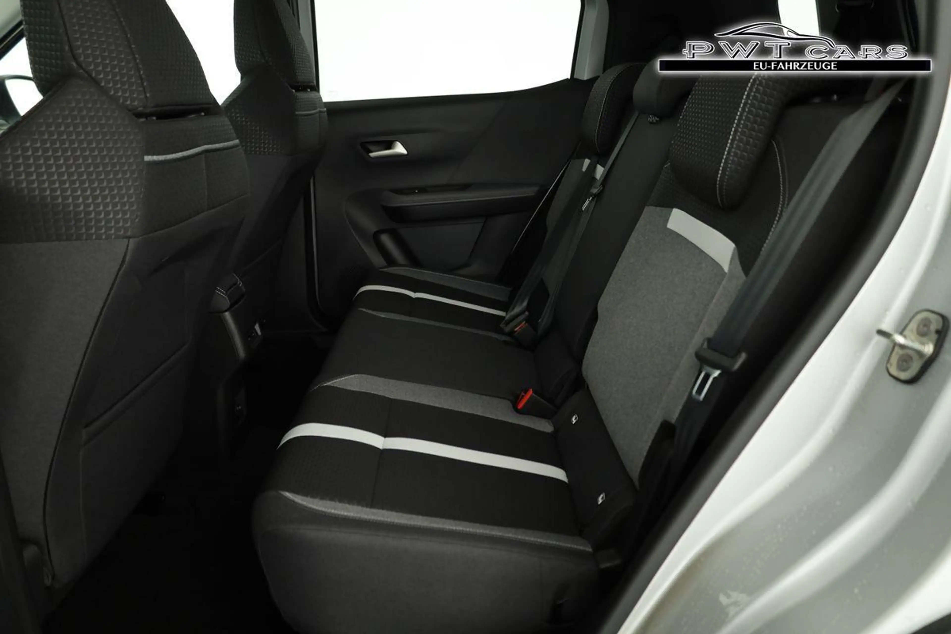 Opel Frontera GS 1.2 100 kW DCT, 7-Sitzer, LED, Navi, Kamera,... — photo 9