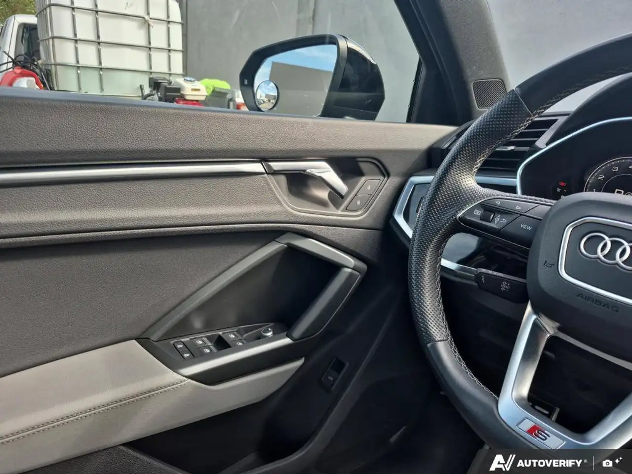 Audi Q3 photo Audi Q3