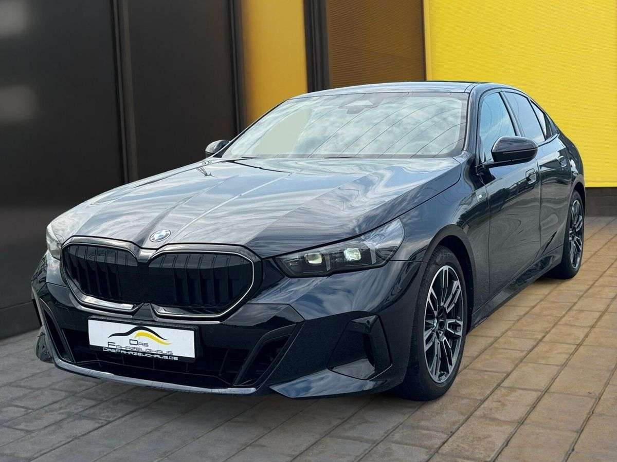BMW 520 i A+M-SportPaket+Plus+ACC+LED+HK+Pano+ - foto 1