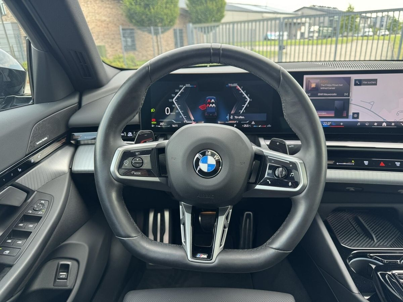 BMW 520 i A+M-SportPaket+Plus+ACC+LED+HK+Pano+ — photo 9