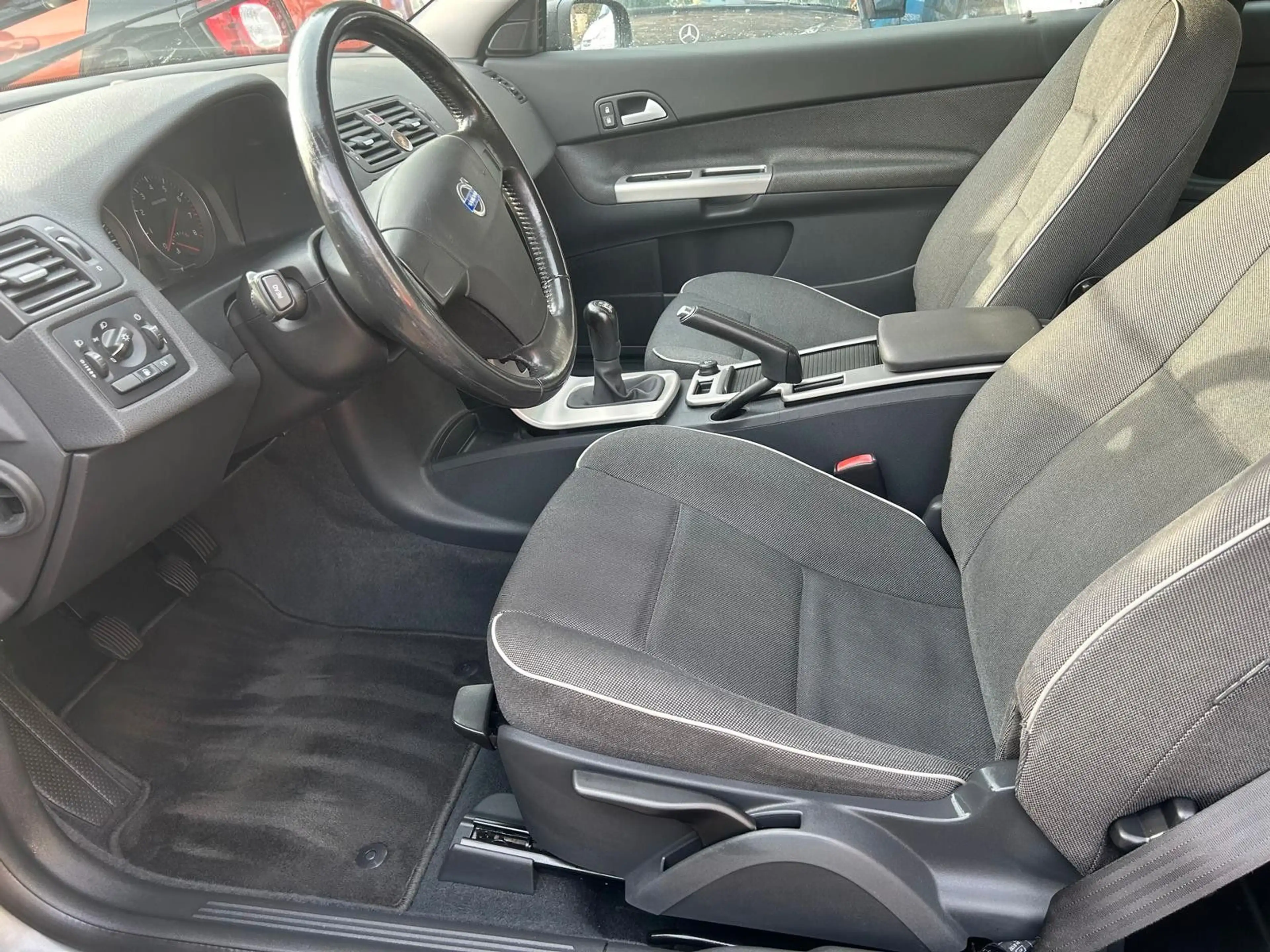 Volvo C30 1.6 Kinetic Classiker aus 2.Hand top Zustand — photo 7