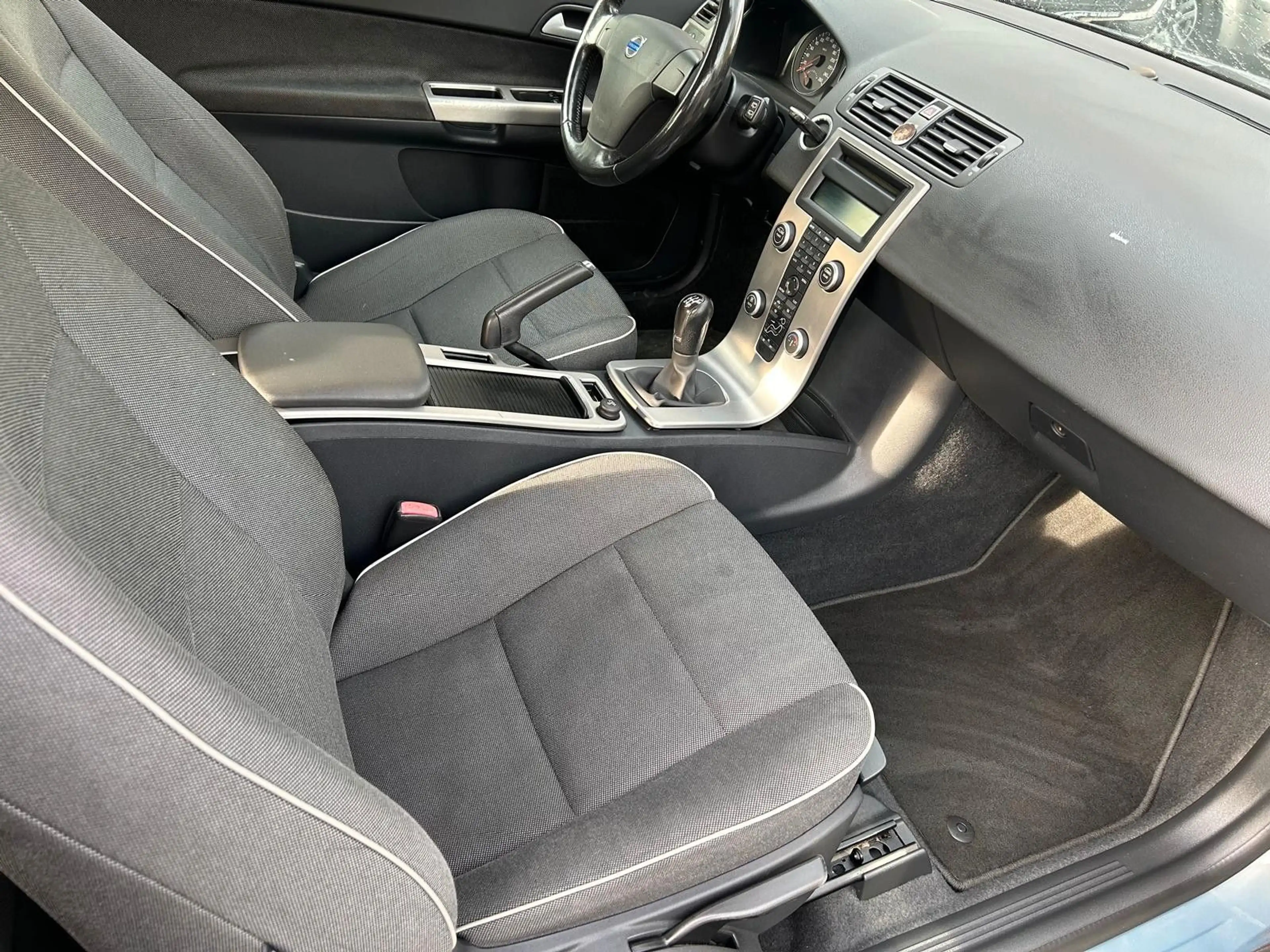 Volvo C30 1.6 Kinetic Classiker aus 2.Hand top Zustand — photo 6
