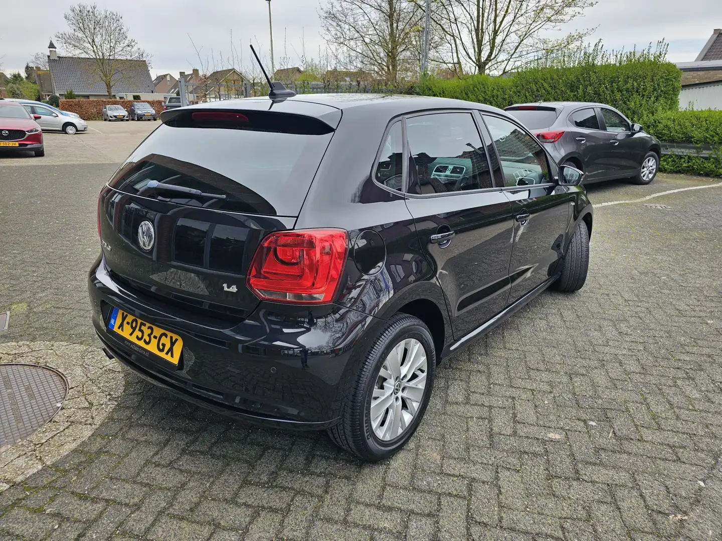 Volkswagen Polo 1.4-16V Life lm velgen, Clima,Carplay1 jaar garant Zwart - 2