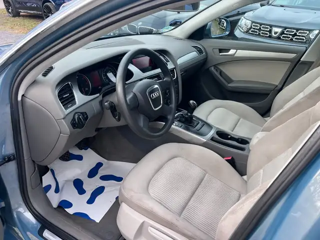 Audi A4 view 8