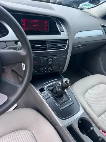 Audi A4 view 15