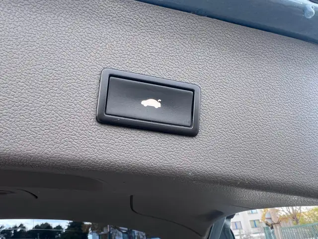 Audi A4 view 14