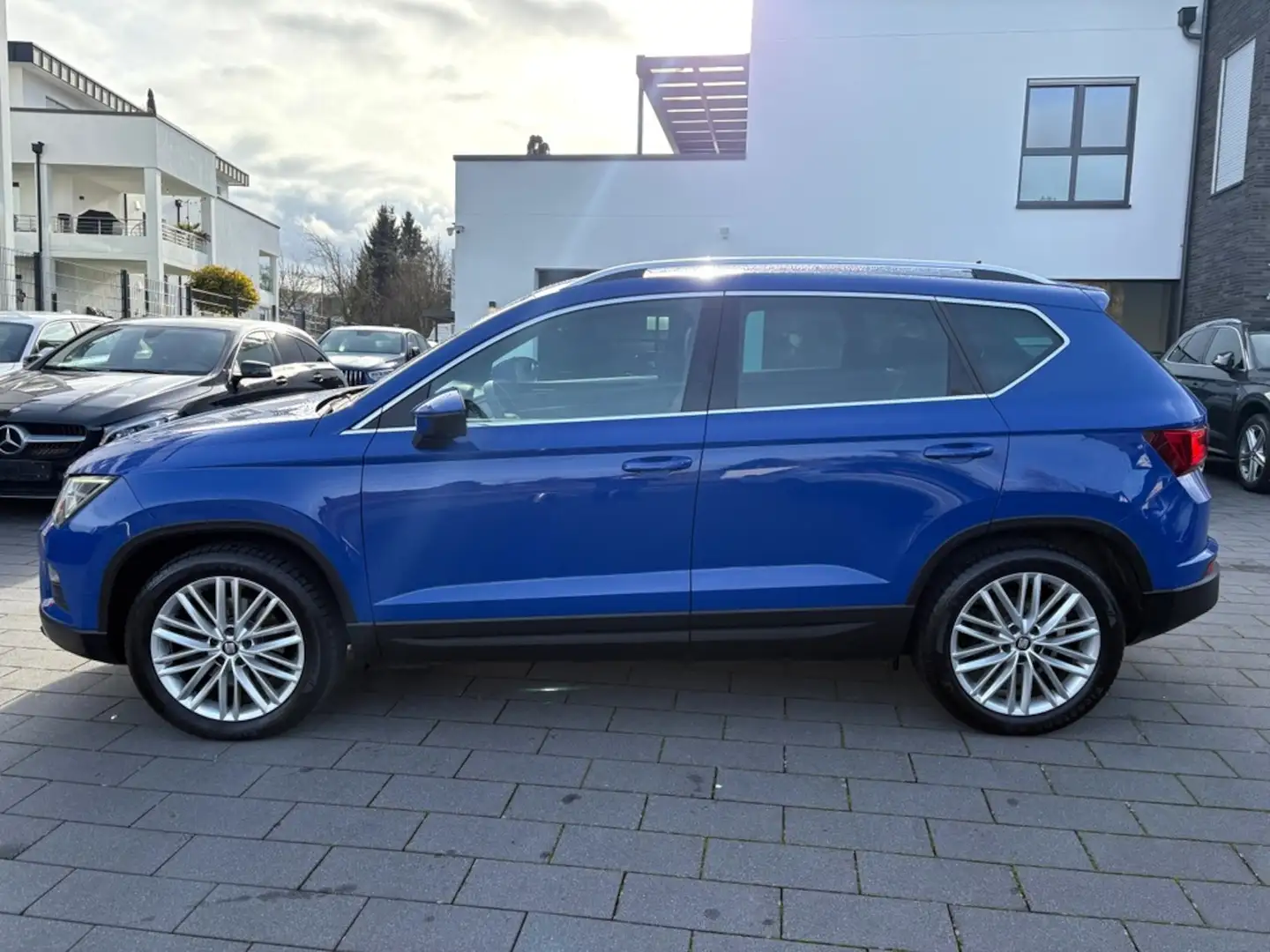 SEAT Ateca 2.0 TDI DSG 4Drive Xcellence ACC KEYLESS Bleu - 2