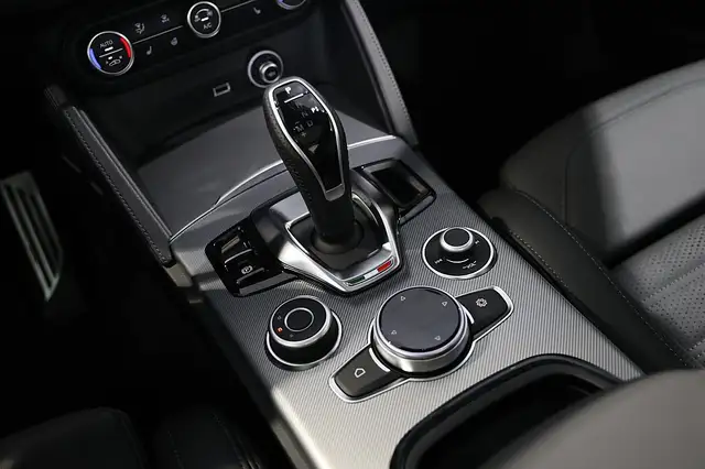 Alfa Romeo Stelvio 2.2 16V 210PS AT8 Q4 Veloce MY26 Ansicht 21