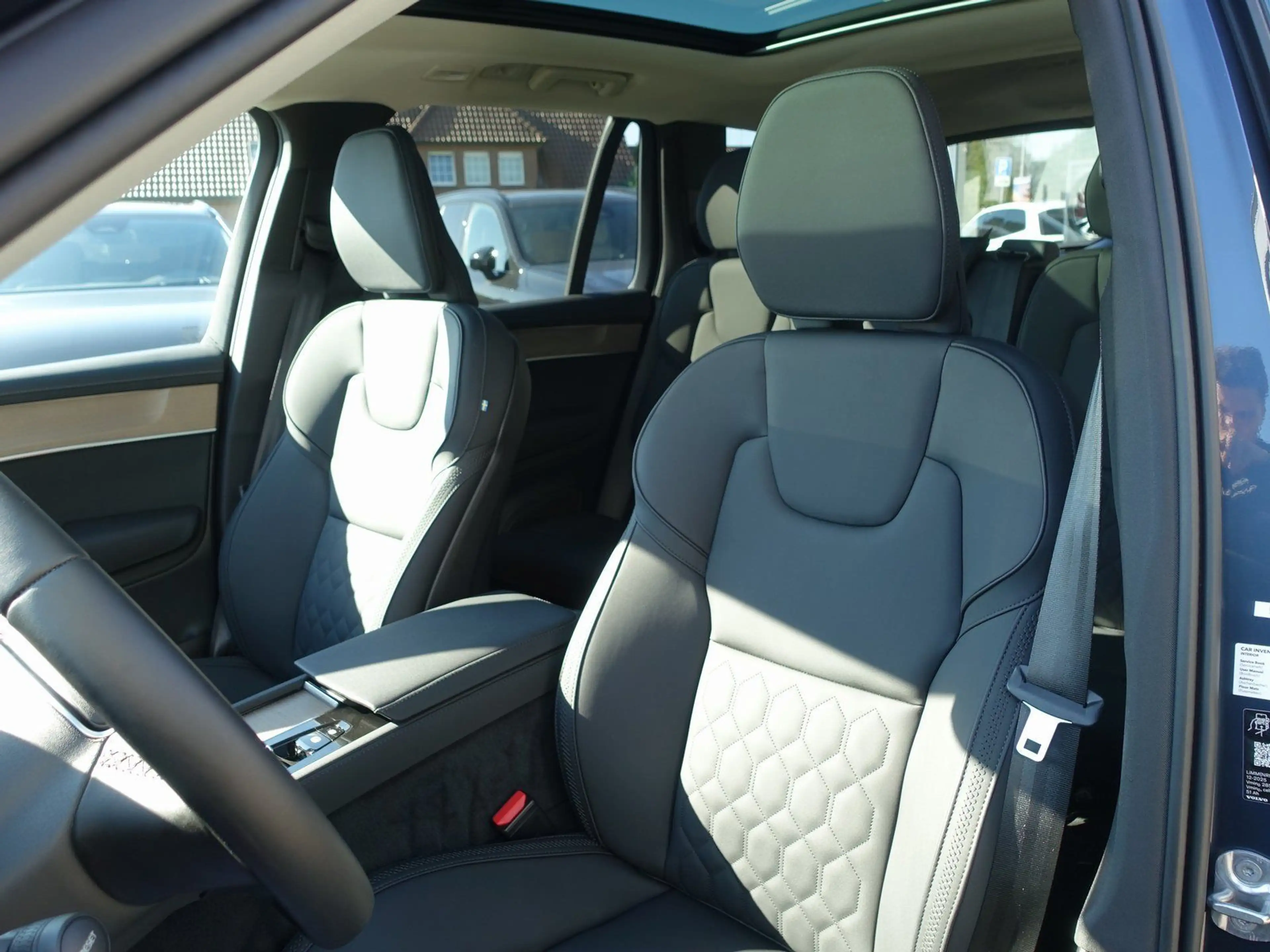 Volvo XC90 Plus T8 AWD Plug-in Hybrid/Pano/H&K/AHK/HUD — photo 11