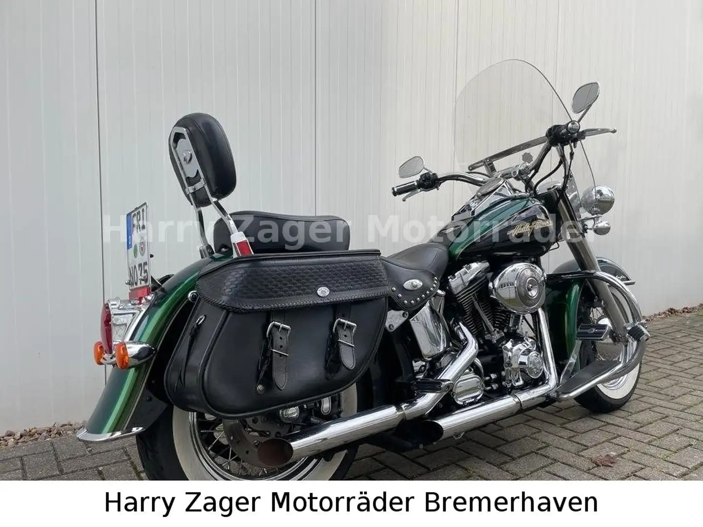 Harley-Davidson Softail Deluxe FLSTN Dragonfly green Zelená - 2