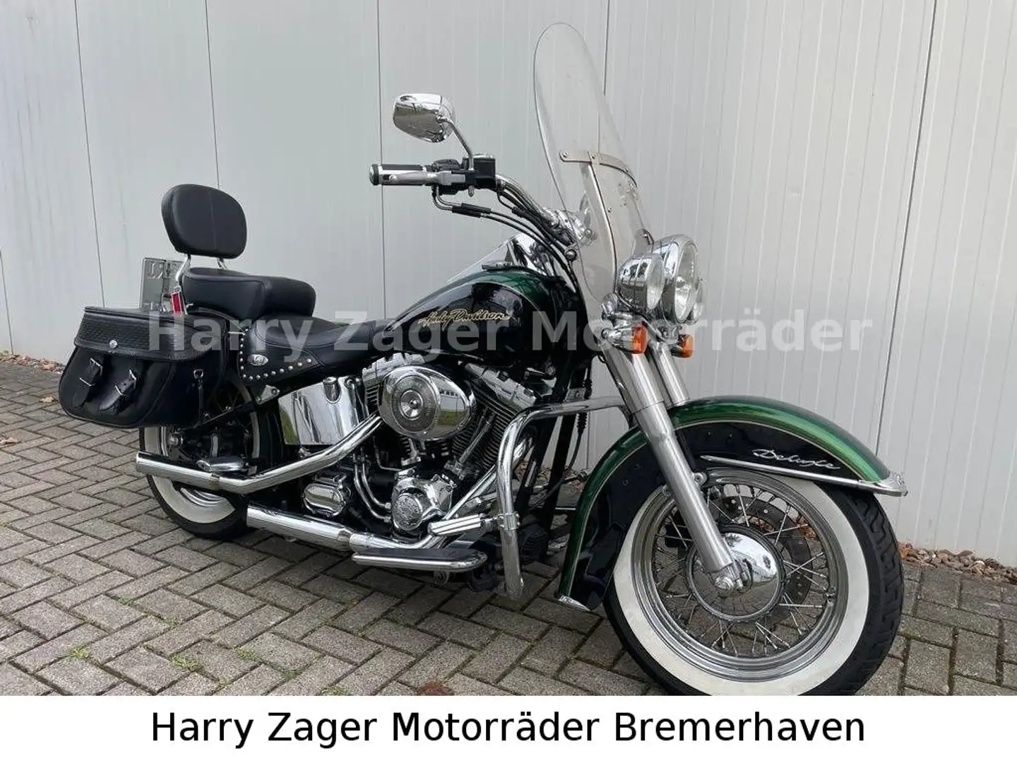 Harley-Davidson Softail Deluxe FLSTN Dragonfly green Groen - 1