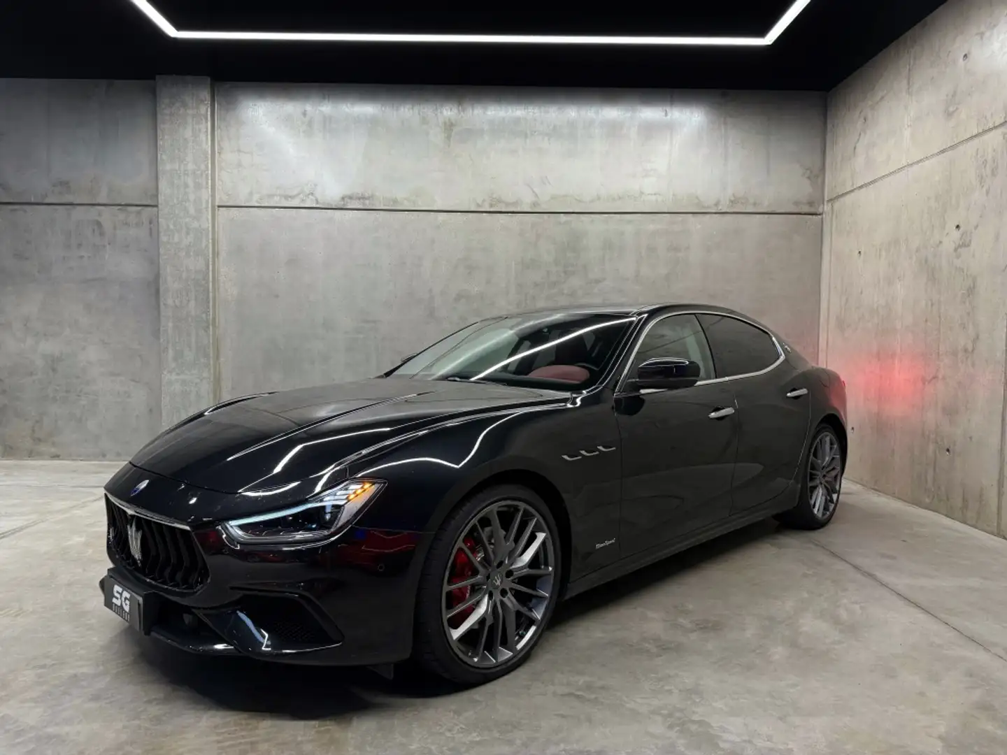 Maserati Ghibli Diesel GranSport Aut. 275 Schwarz - 2