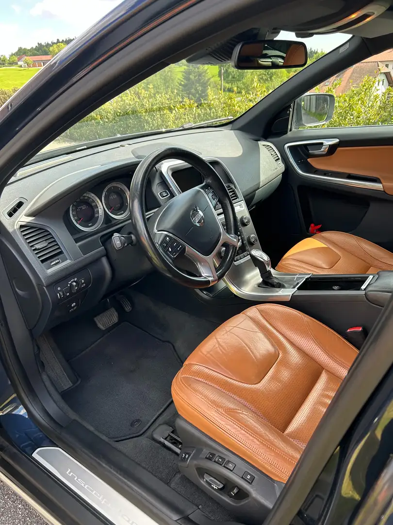 Volvo XC60 XC60 D5 AWD Momentum Geartronic Momentum Blau - 2