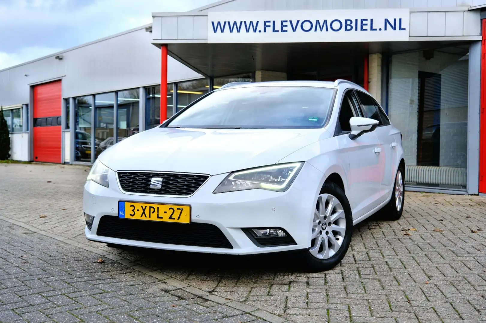 SEAT Leon ST 1.6 TDI Style Business Ecomotive Leder|Navi|LED Bianco - 1