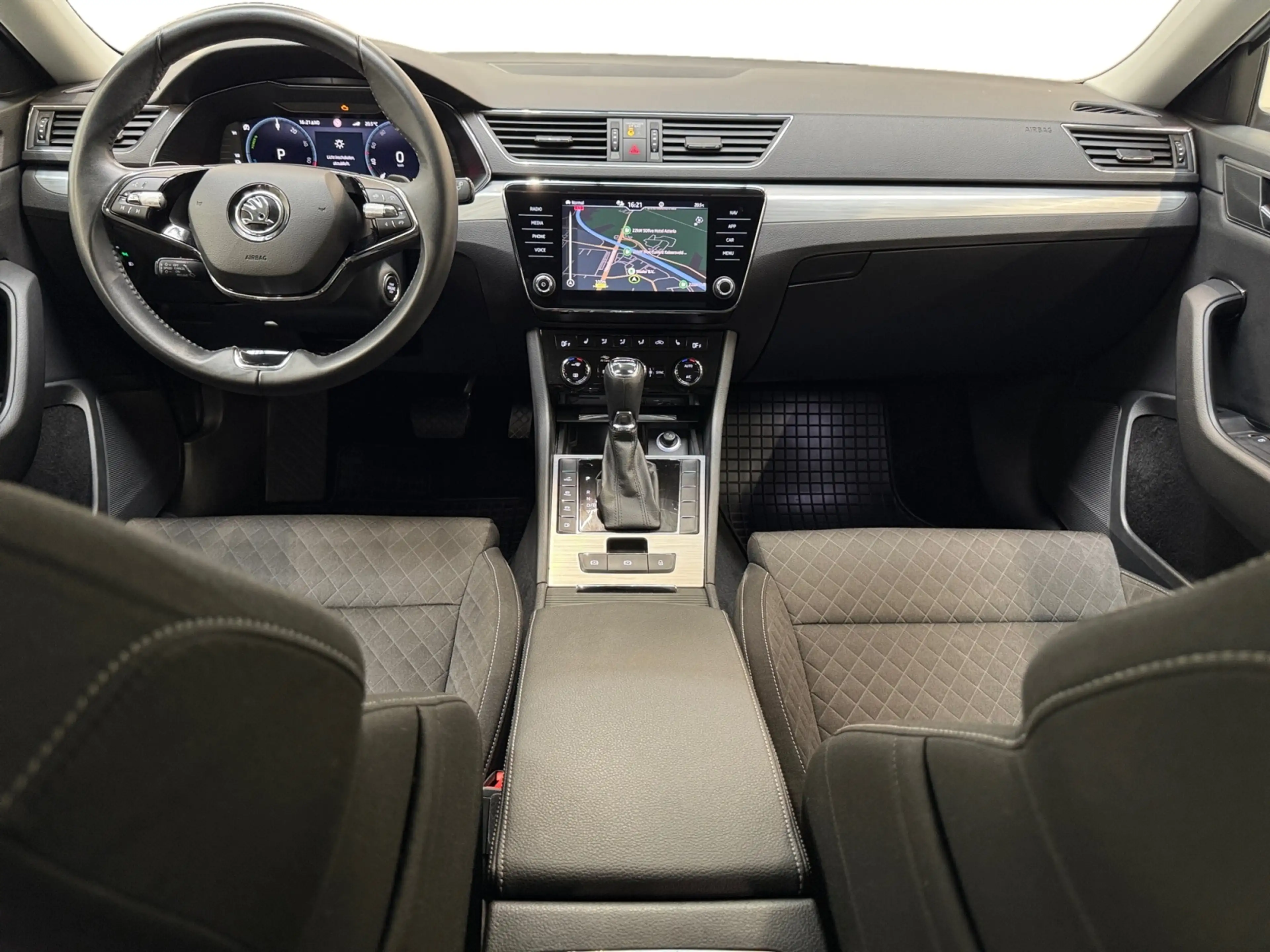 Skoda Superb Combi 1.4 TSI iV Business Edition I Adaptive Cruis — photo 6