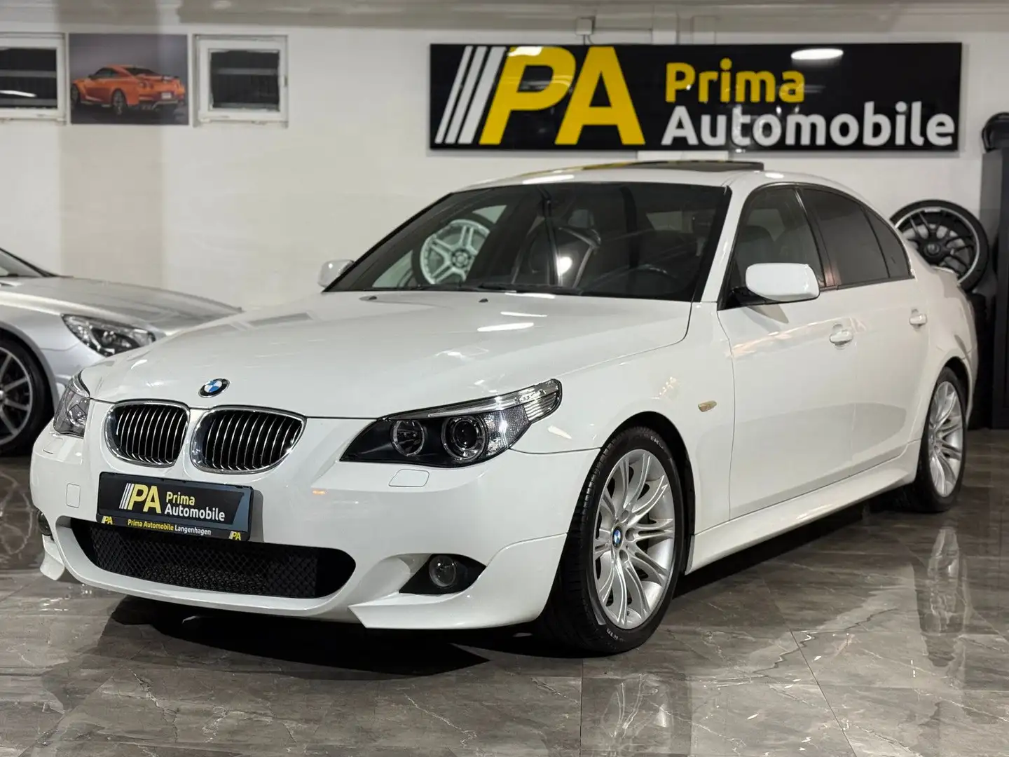 BMW 525 i Lim. / M-Paket Autom. Schiebedach Xenon Blanco - 1