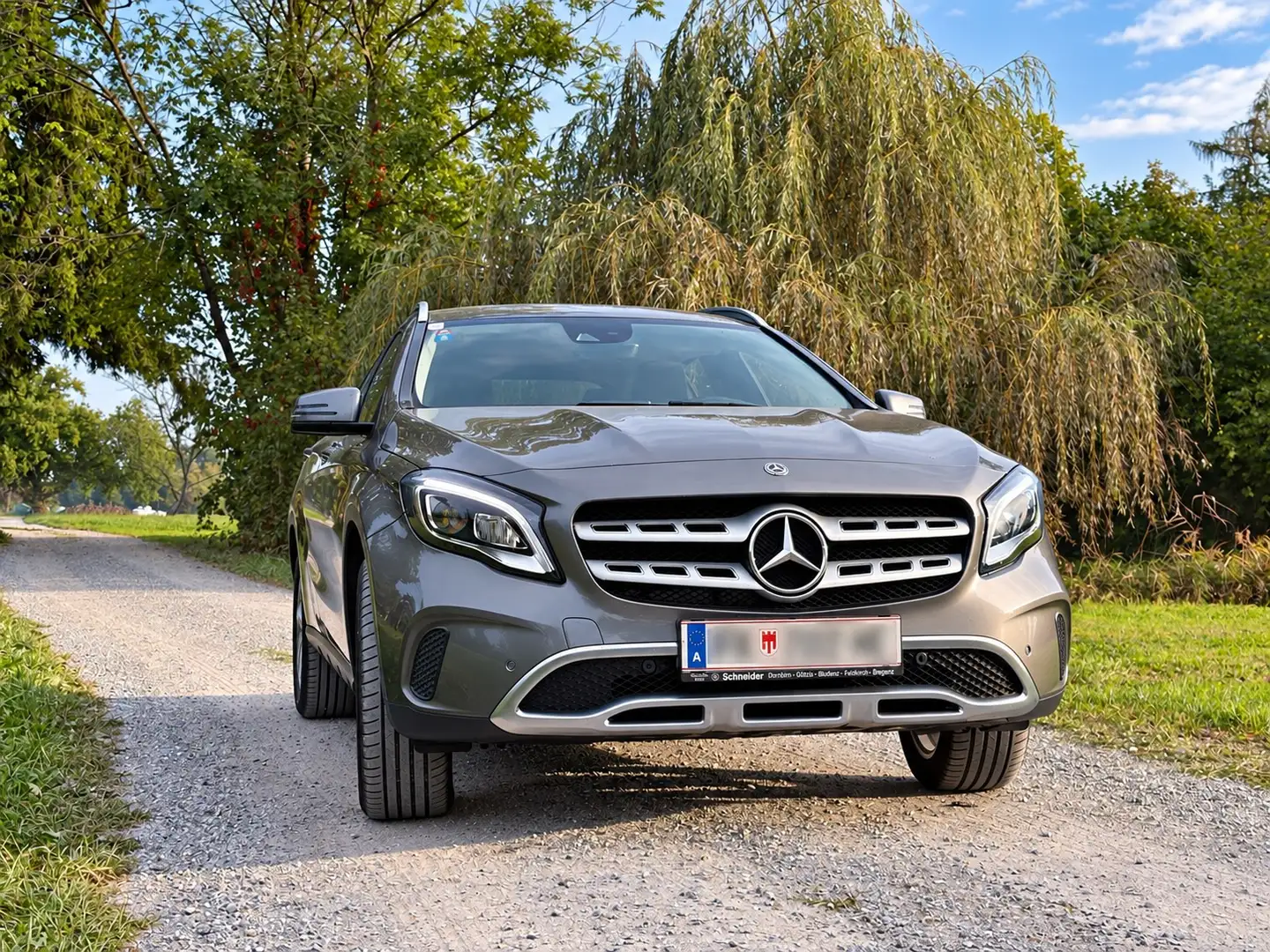 Mercedes-Benz GLA 200 GLA 200 d 4MATIC Aut. Grau - 1