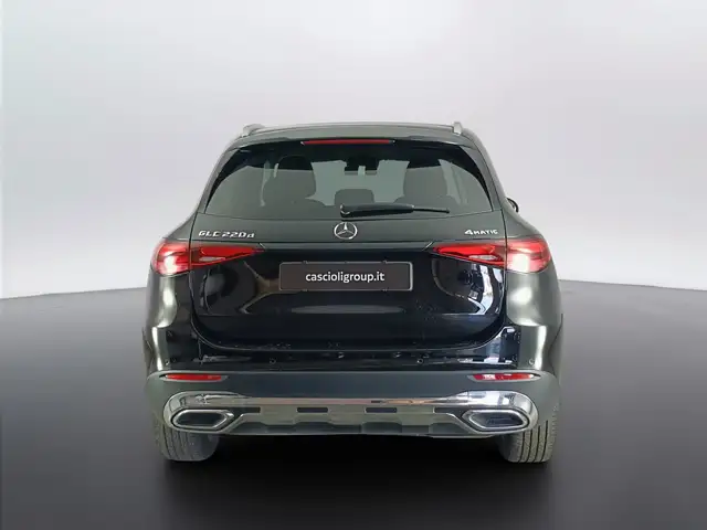 Mercedes-Benz GLC view 5