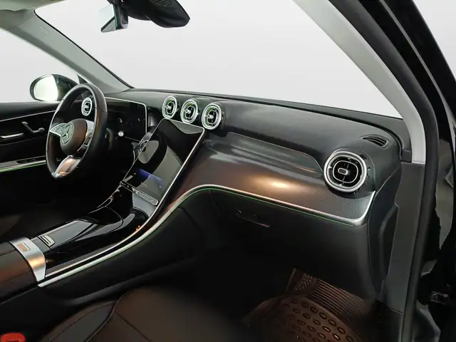 Mercedes-Benz GLC view 10