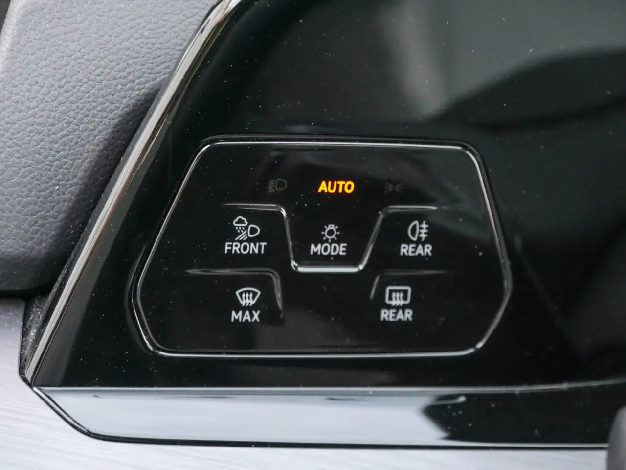 Volkswagen Golf VIII 1.5 eTSI Style DCC Pano Kamera Navi, миниатюра 16