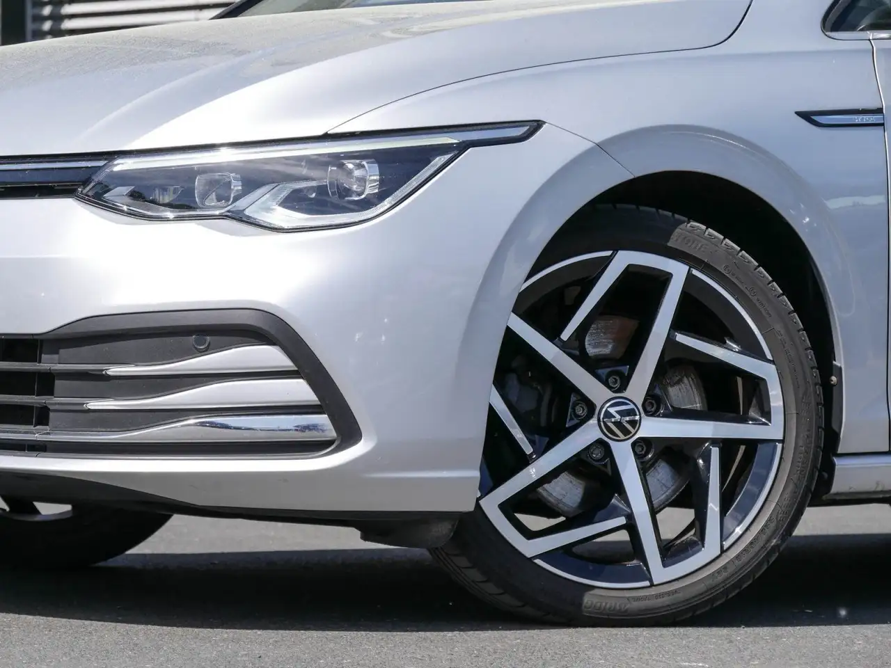 Volkswagen Golf VIII 1.5 eTSI Style DCC Pano Kamera Navi, миниатюра 6
