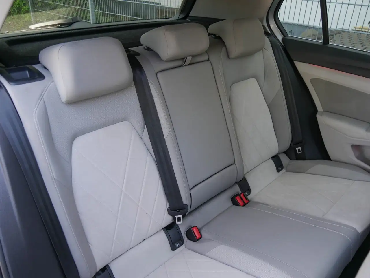 Volkswagen Golf VIII 1.5 eTSI Style DCC Pano Kamera Navi, миниатюра 5