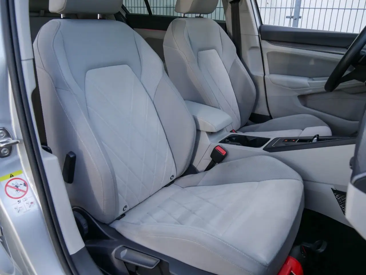Volkswagen Golf VIII 1.5 eTSI Style DCC Pano Kamera Navi, миниатюра 7