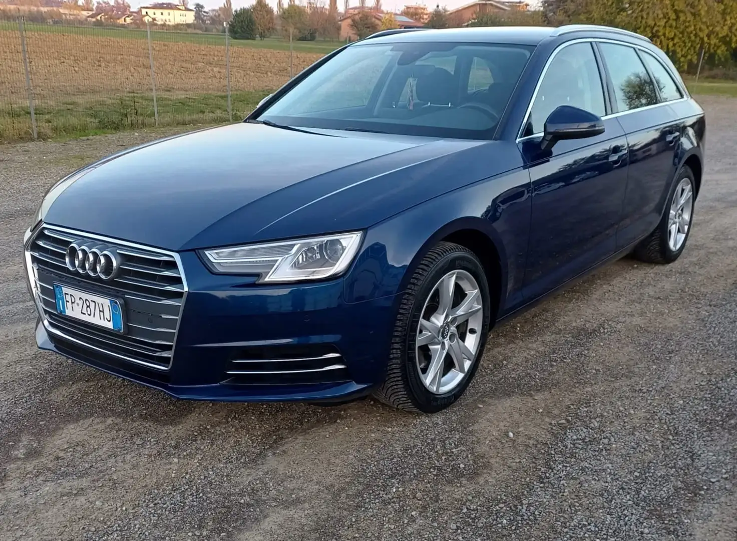 Audi A4 A4 V 2016 Avant Avant 35 2.0 tdi S line edition Bleu - 2