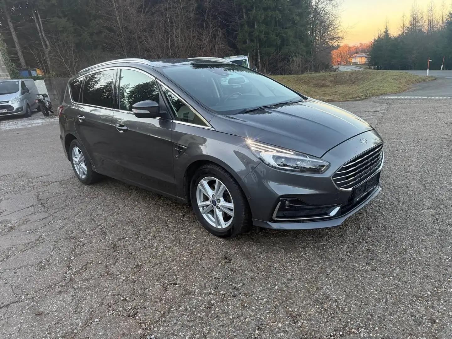 Ford S-Max Titanium Aut. AHK, Rückfahrkamera Grau - 1