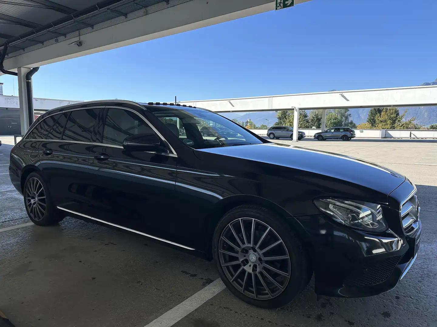 Mercedes-Benz E 220 E 220 d Kombi Schwarz - 2