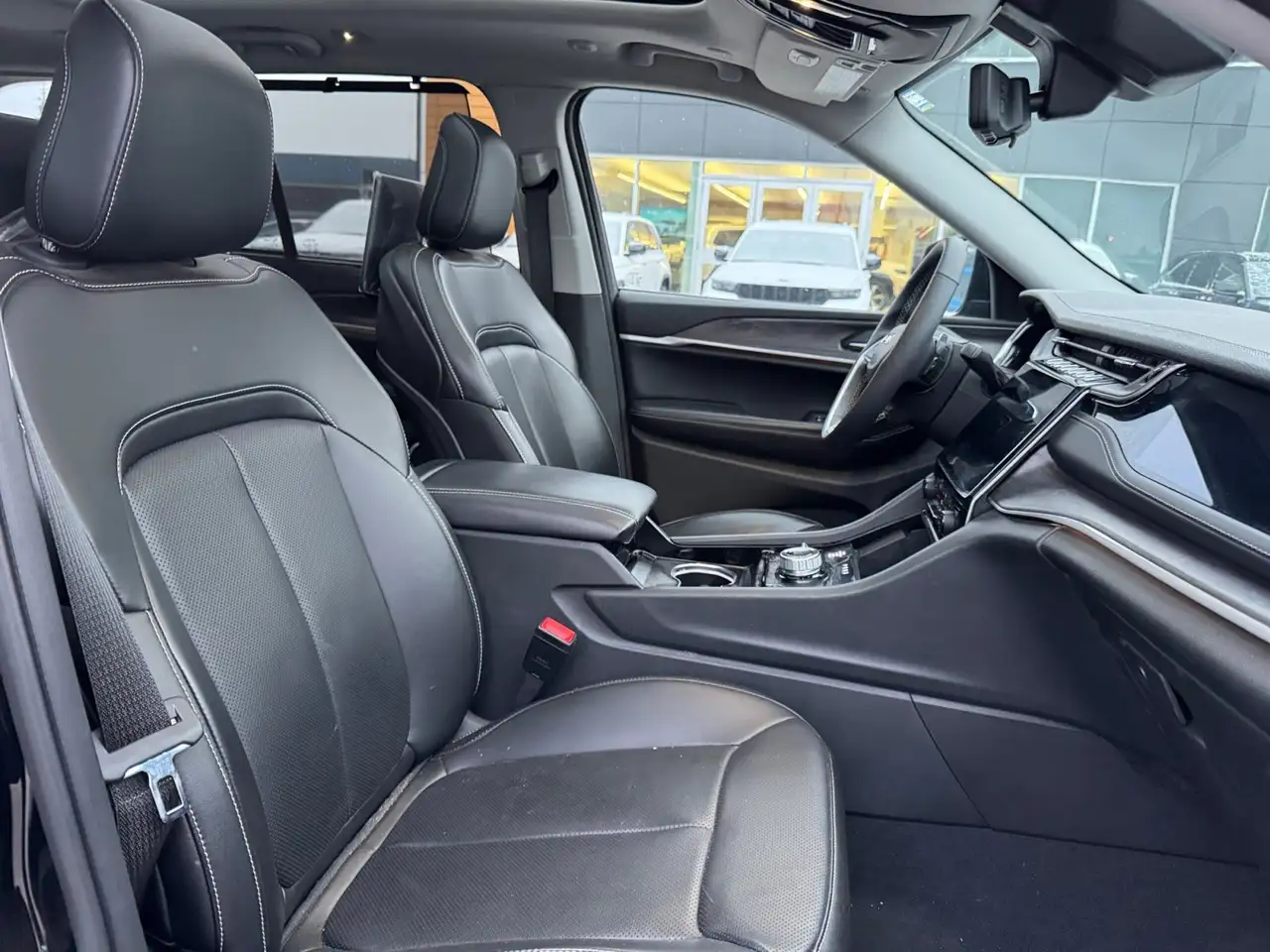 Jeep Grand Cherokee снимка Jeep Grand Cherokee