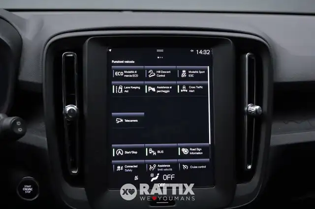 Volvo XC40 view 17
