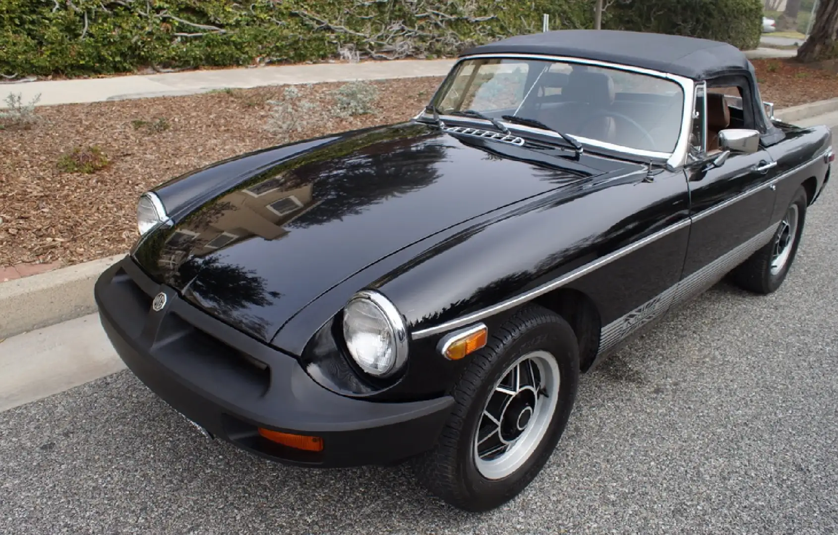 MG MGB Noir - 1