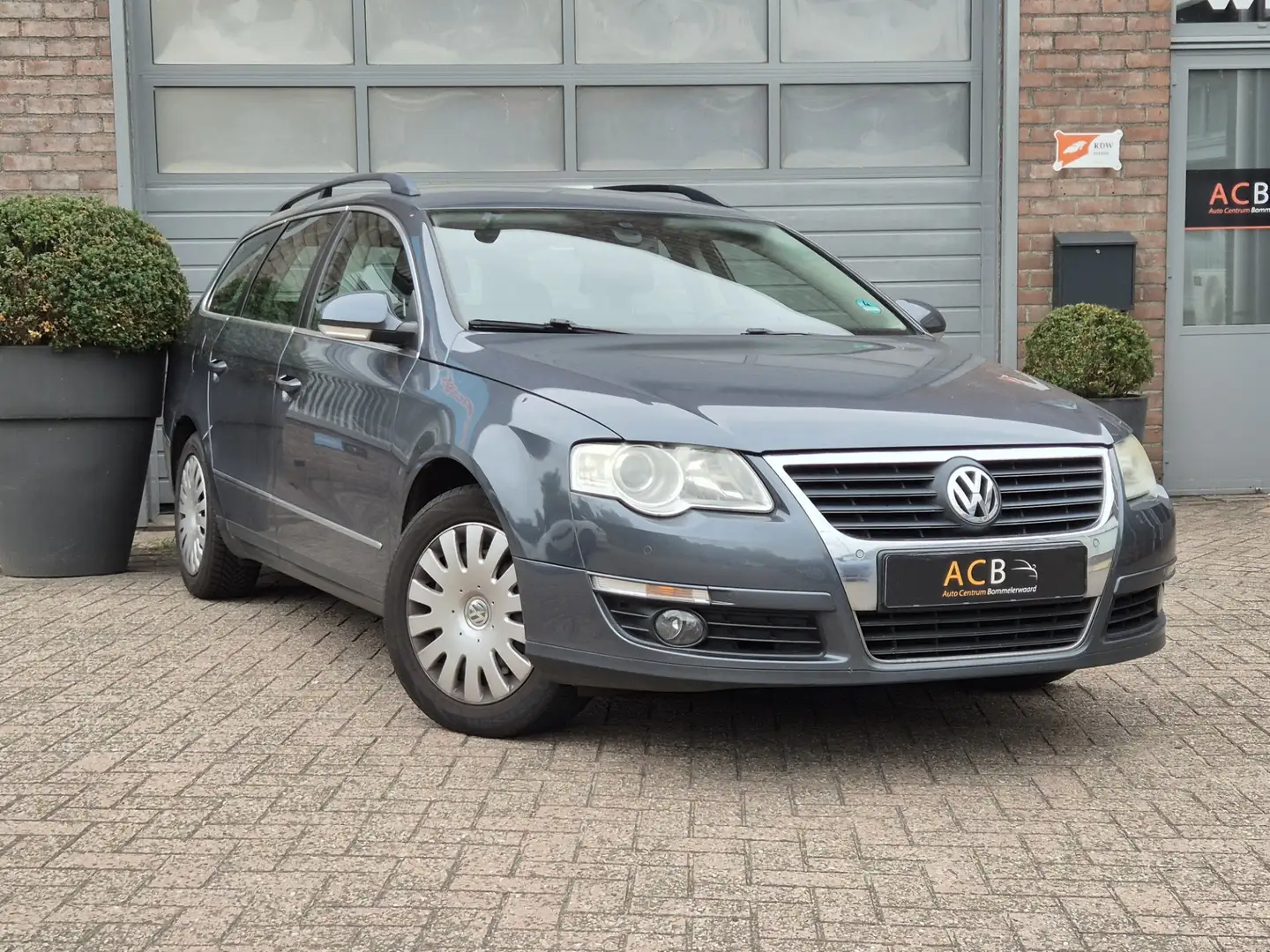 Volkswagen Passat Variant 1.8 TFSI Comfortline Airco Grijs - 1