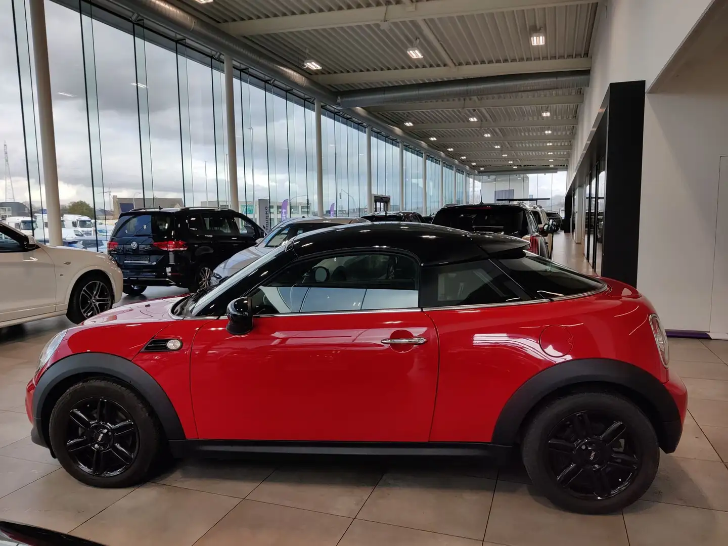MINI Cooper Coupe Sportieve starterswagen // Bluetooth - Airco - Cruise Control Rot - 2