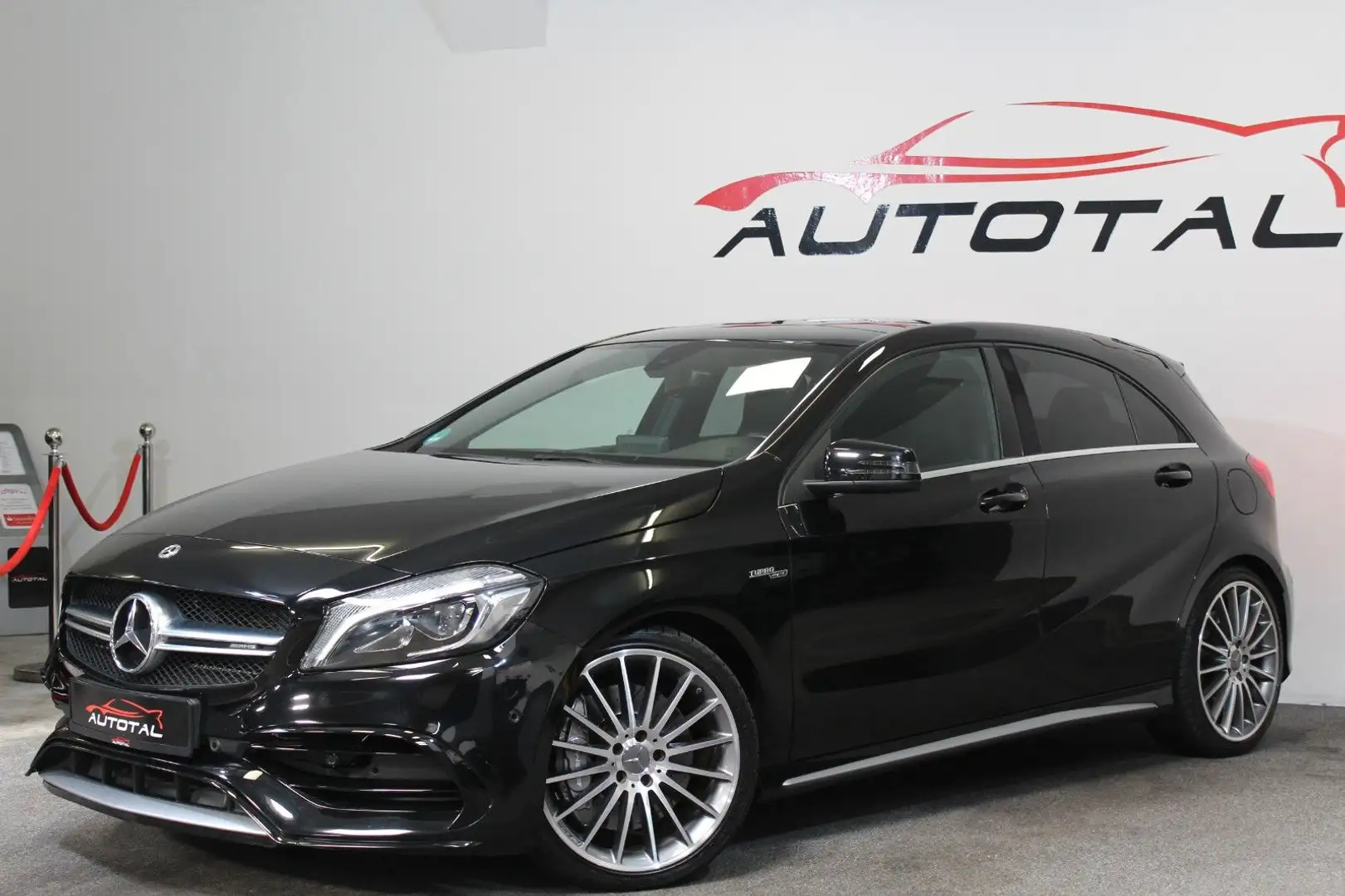 Mercedes-Benz A 45 AMG *4Matic*Panorama*Kamera*19 Zoll*381PS* Nero - 2