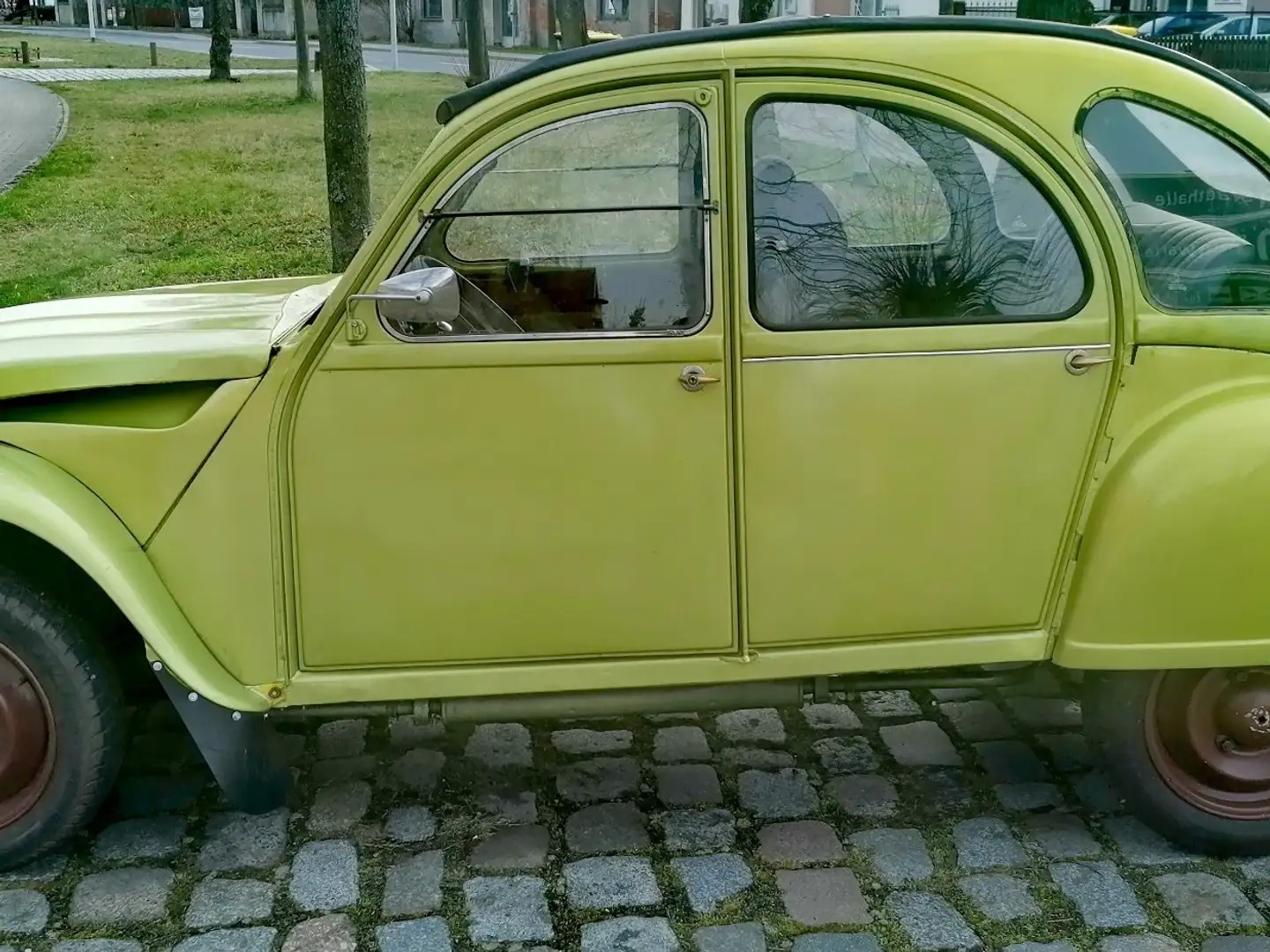 Citroen 2CV Золотий - 2