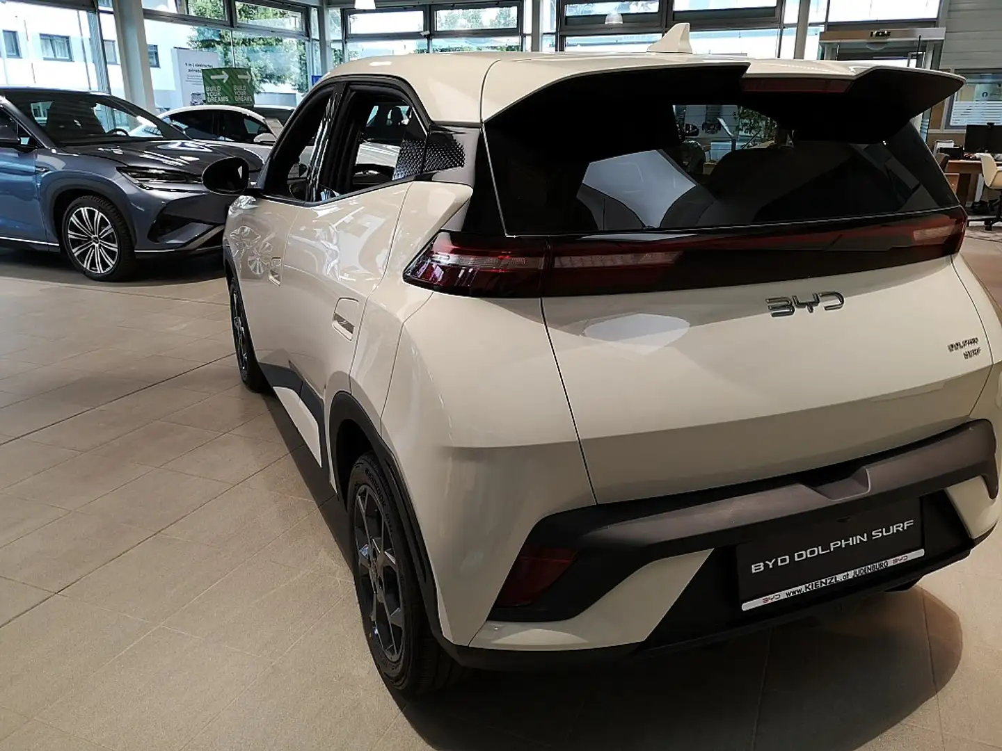 BYD Dolphin Surf 43,2 kWh Comfort Österreich Paket Alb - 2