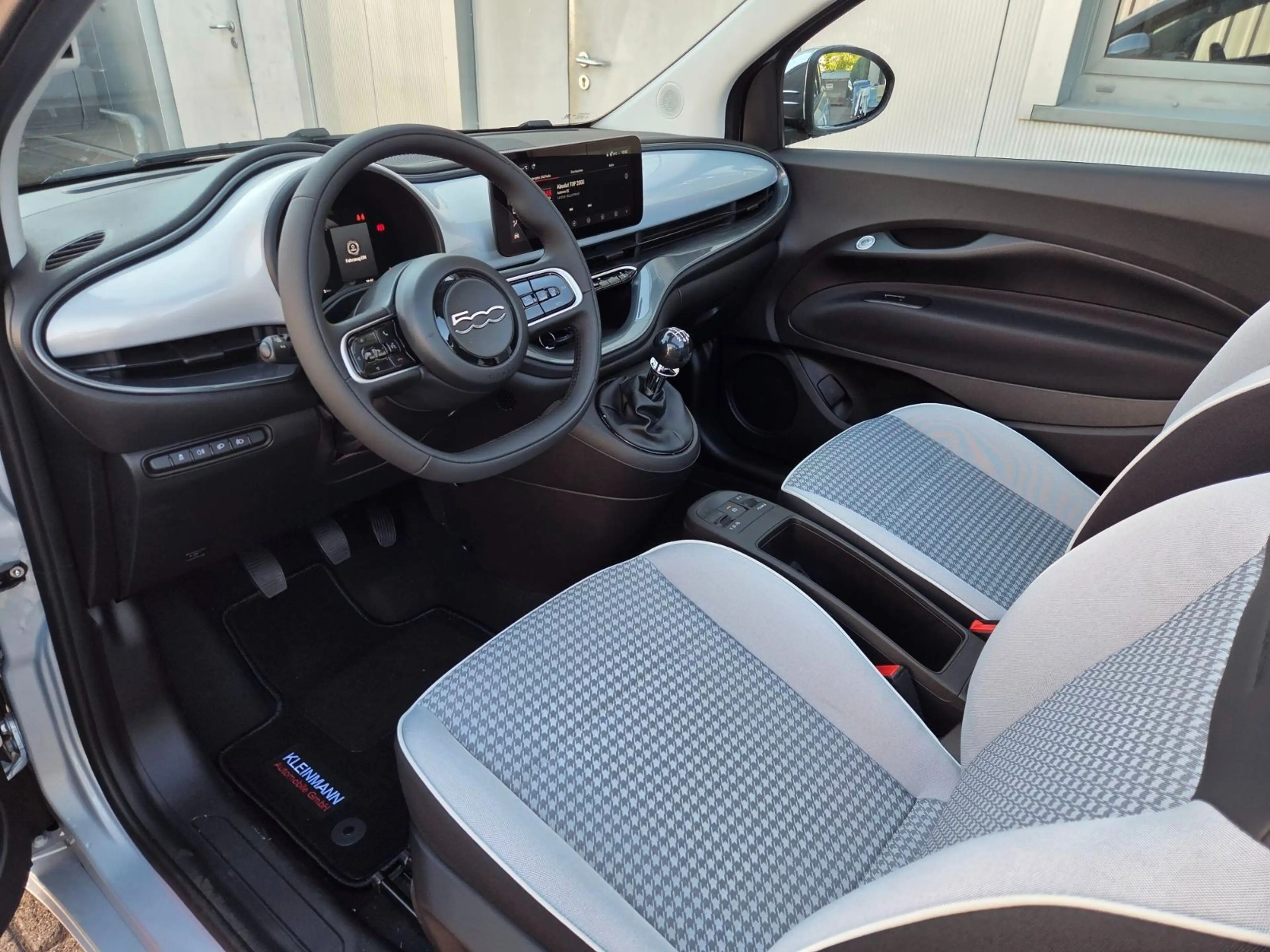 Fiat 500C Hybrid Dolcevita 1.0 GSE 6MT *MY26 — photo 11