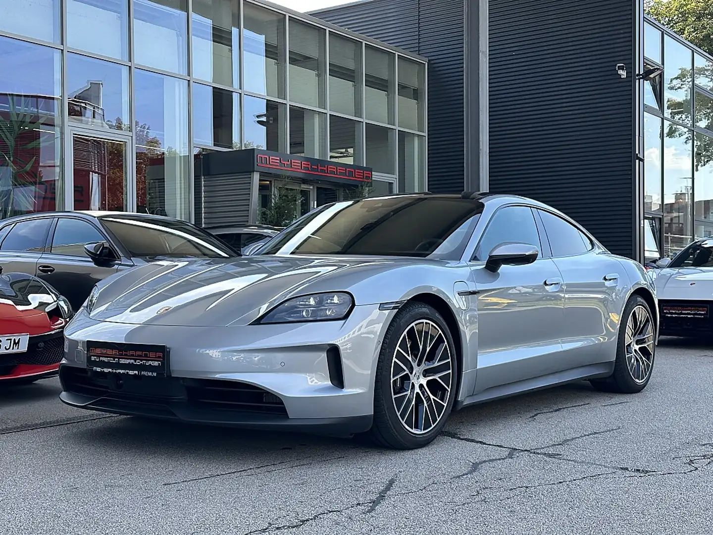 Porsche Taycan / Matrix / BOSE / Pano / 20" Silber - 2
